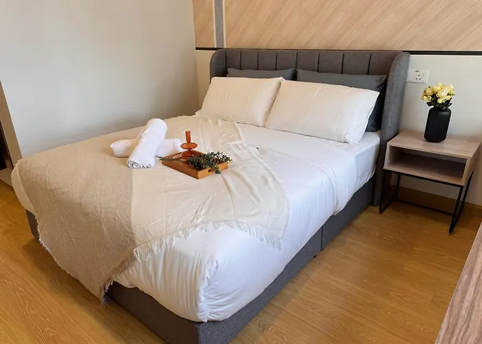 Cozy Beachfront Seaview With 2 Carparks Foc Netflix Access And Youtube Premium 3Beds3Bath 6-11Pax By Minshuku