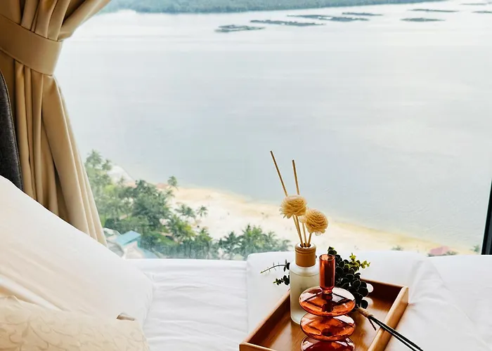 Cozy Beachfront Seaview With 2 Carparks Foc Netflix Access And Youtube Premium 3Beds3Bath 6-11Pax By Minshuku